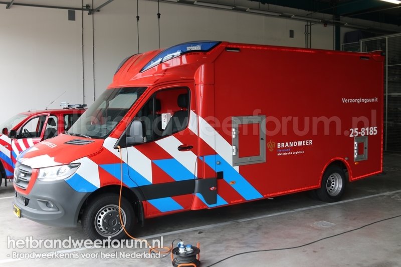 25-8185 Gereedschaps/Materiaalvoertuig