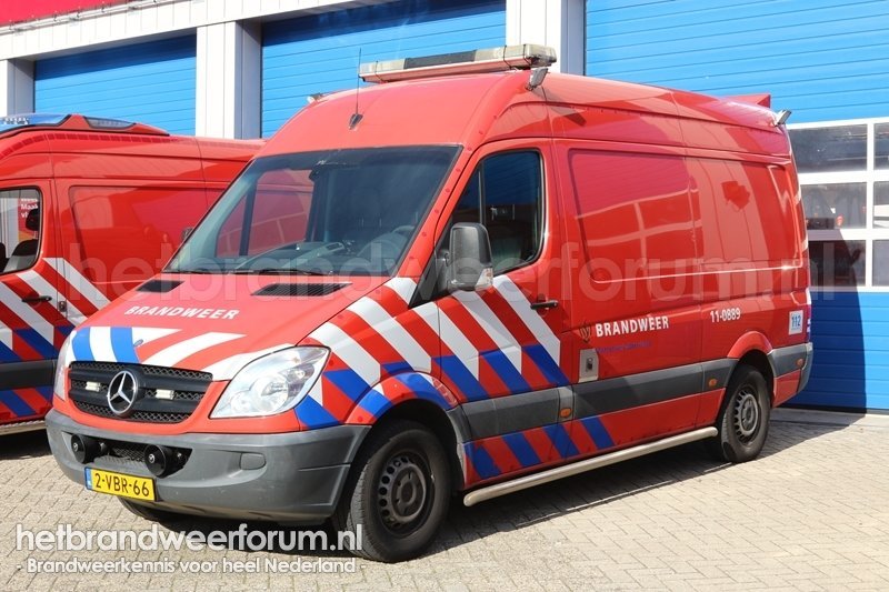 11-0889 Adembeschermingsvoertuig