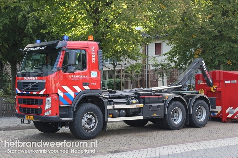 12-1082 Haakarmvoertuig