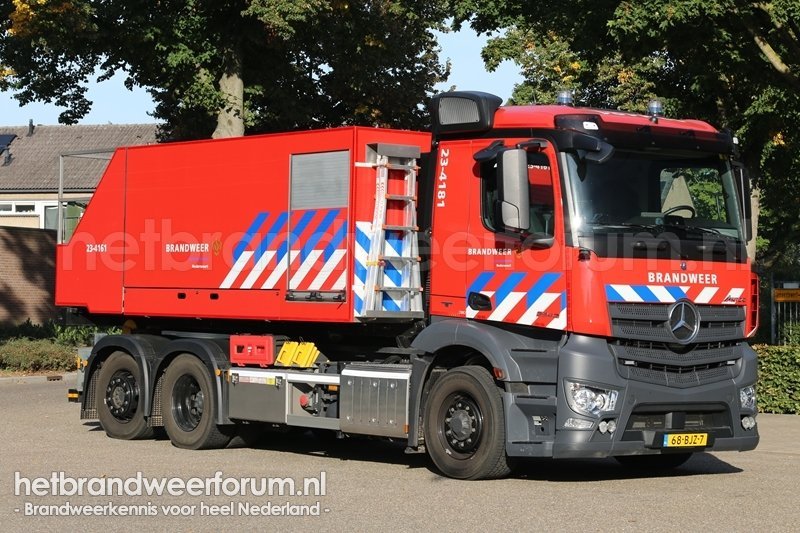 23-4181 Haakarmvoertuig