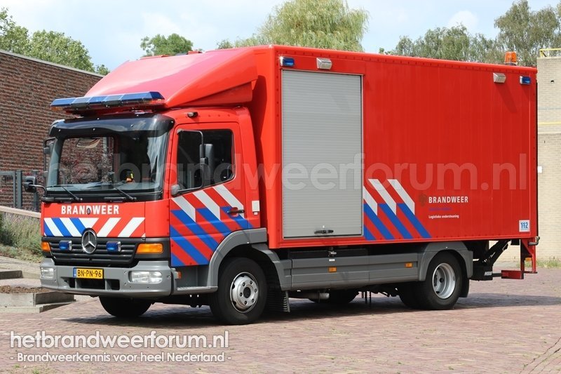 16-Vrachtwagen Logistiek (BN-PN-96)