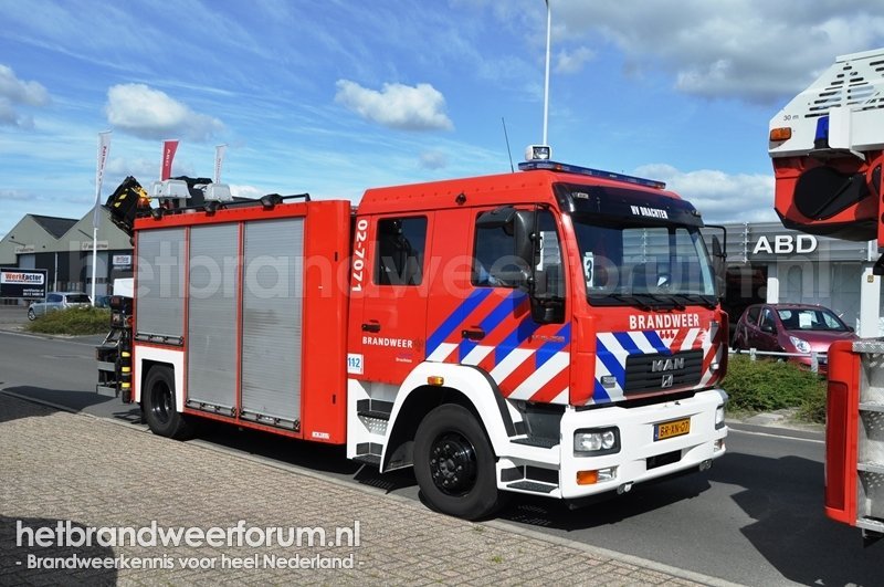 02-7071 Hulpverleningsvoertuig