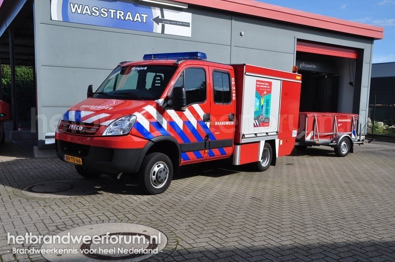 02-7160 Schuimblusvoertuig