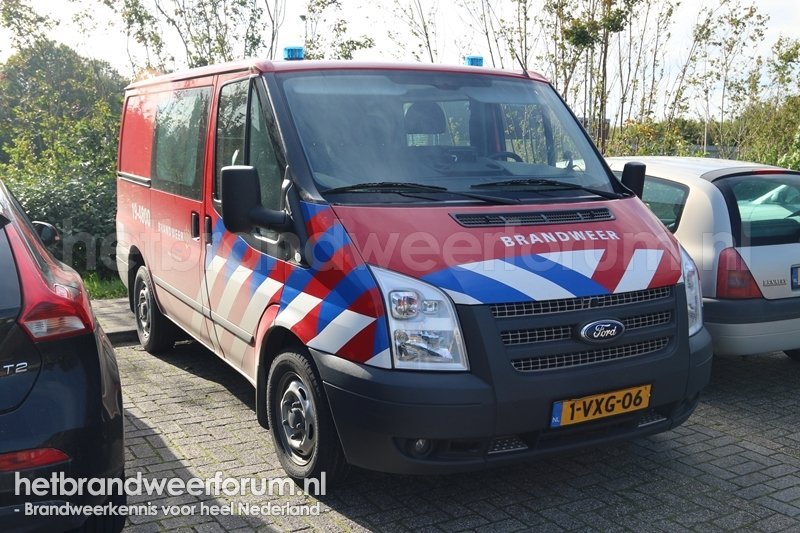 19-4800 Personeel/Materiaalvoertuig