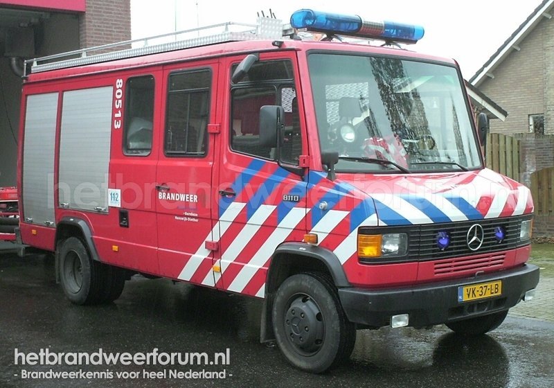 80-513 Personeel/Materiaalvoertuig (VK-37-LB)