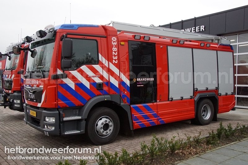 03-8232 Tankautospuit