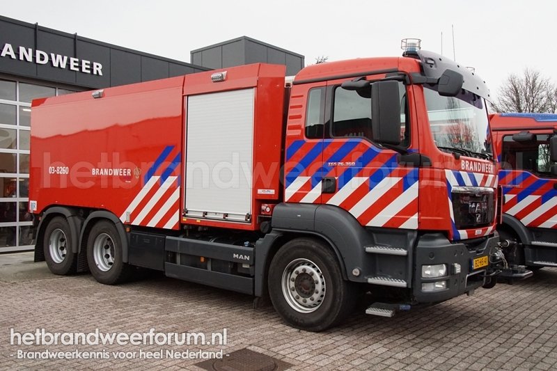 03-8260 Schuimblusvoertuig