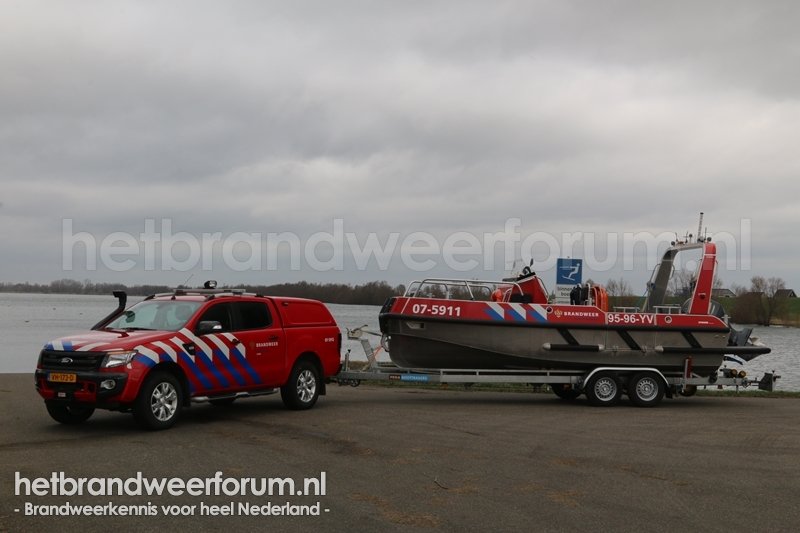 07-5912 Personeels/Materiaalwagen