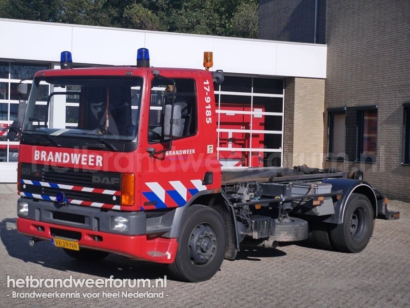 17-9185 Haakarmvoertuig