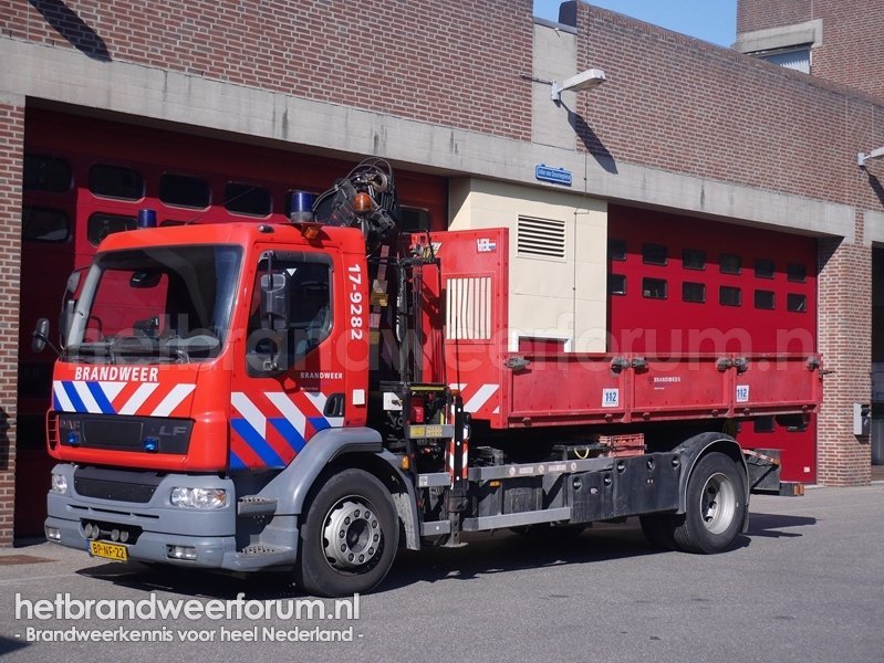 17-9282 Haakarmvoertuig