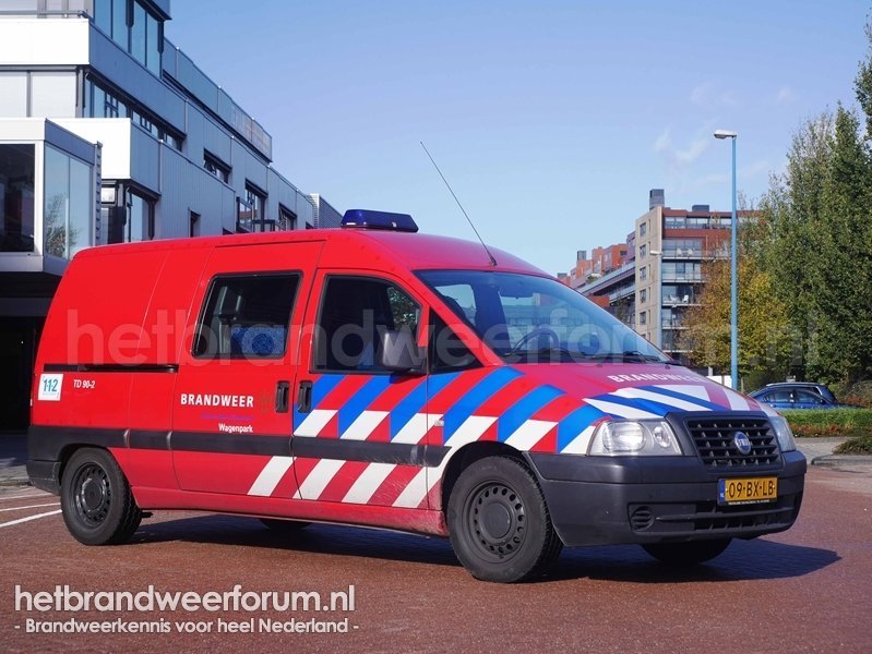 17-TD902 Personeel/Materiaalvoertuig (09-BX-LB)