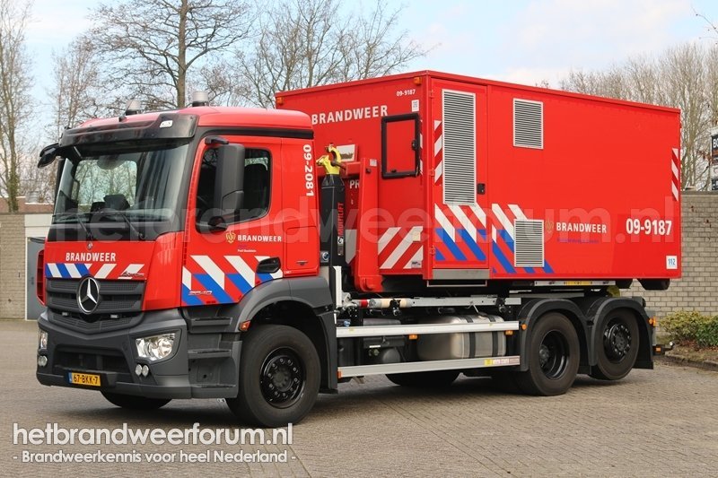 09-2081 Haakarmvoertuig