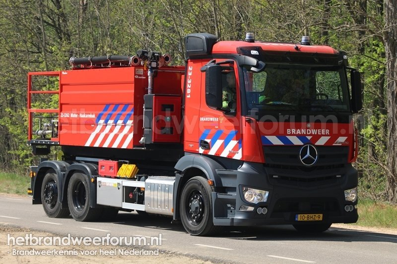 23-3281 Haakarmvoertuig