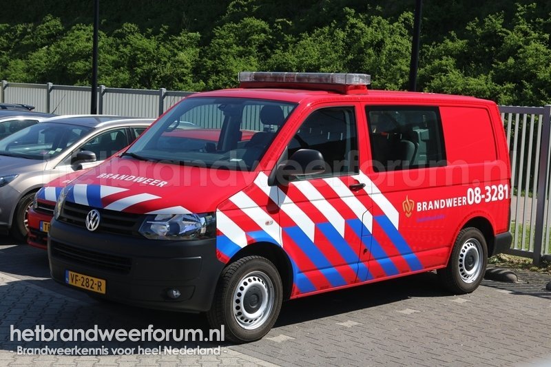 08-3281 Personeels/Materiaalvoertuig