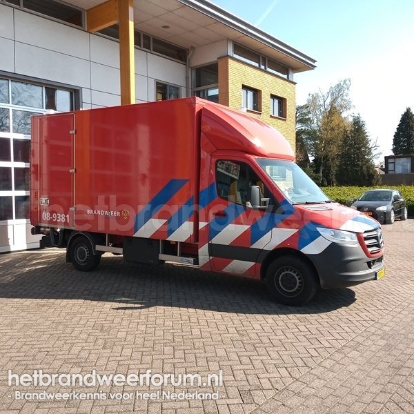 08-9381 Vrachtwagen