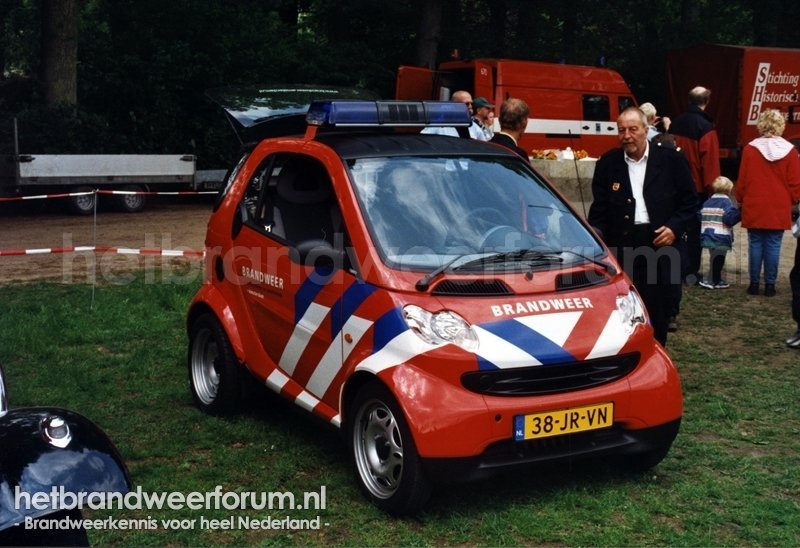 13-472 Dienstauto (38-JR-VN)