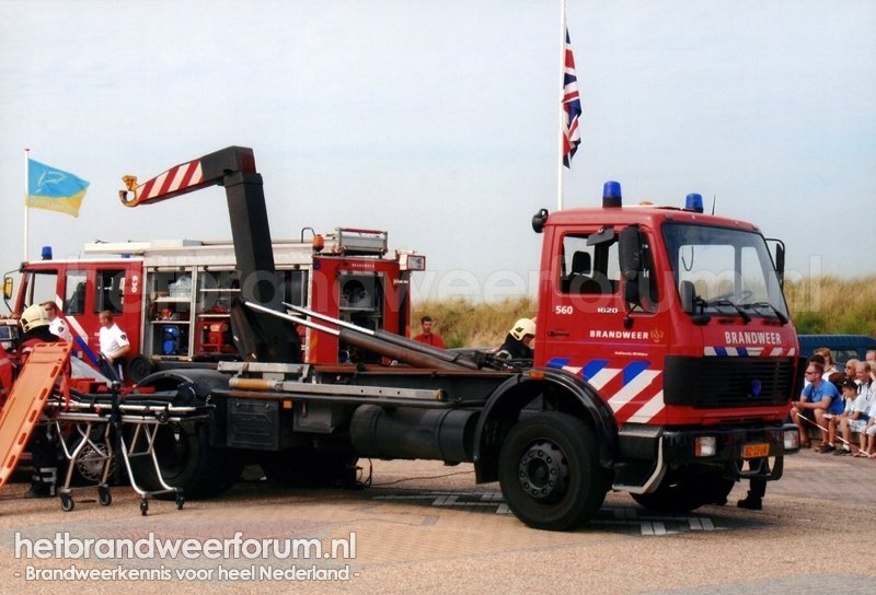 16-560 Haakarmvoertuig (BZ-23-LN)