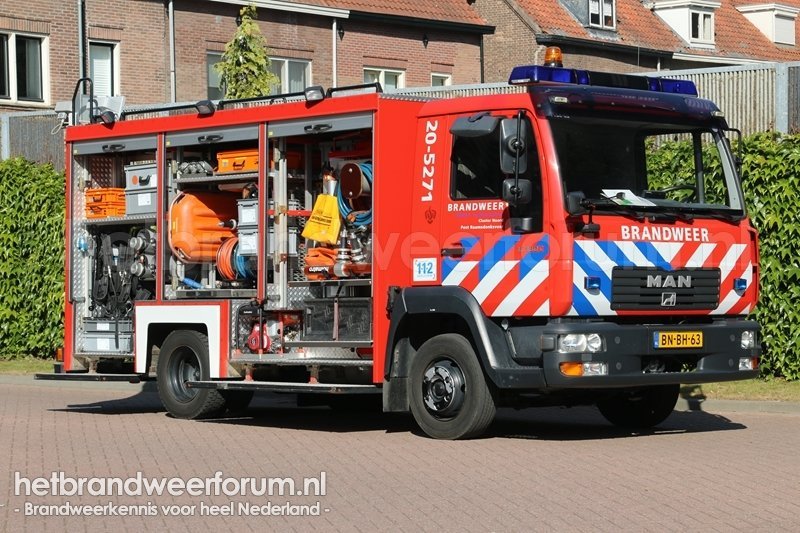 20-5271 Hulpverleningsvoertuig