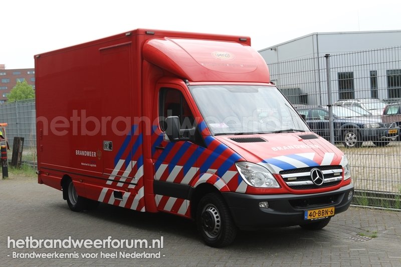 Vrachtwagen (40-BBN-6)