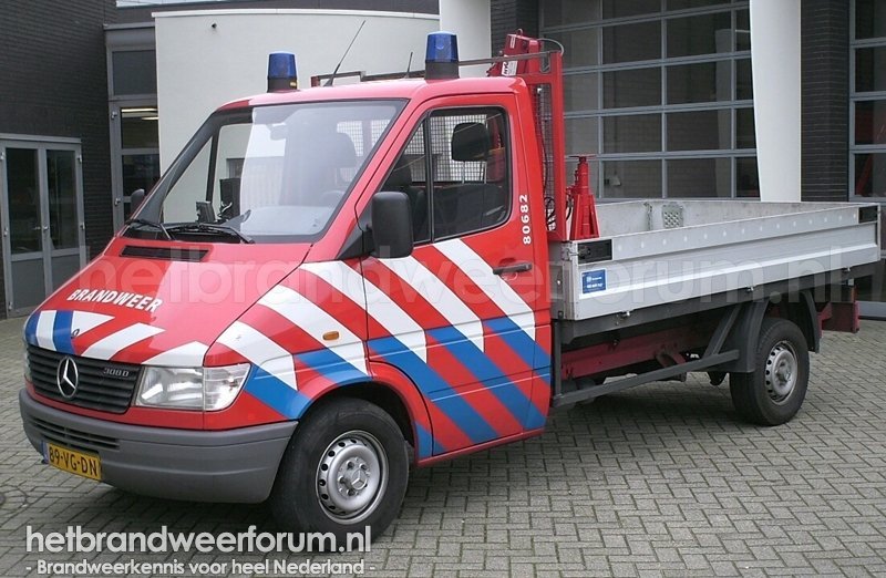 80-682 Vrachtwagen (89-VG-DN)