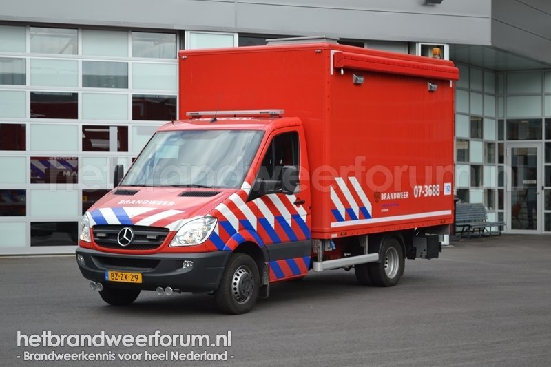 07-3688 Personeel/Materiaalvoertuig