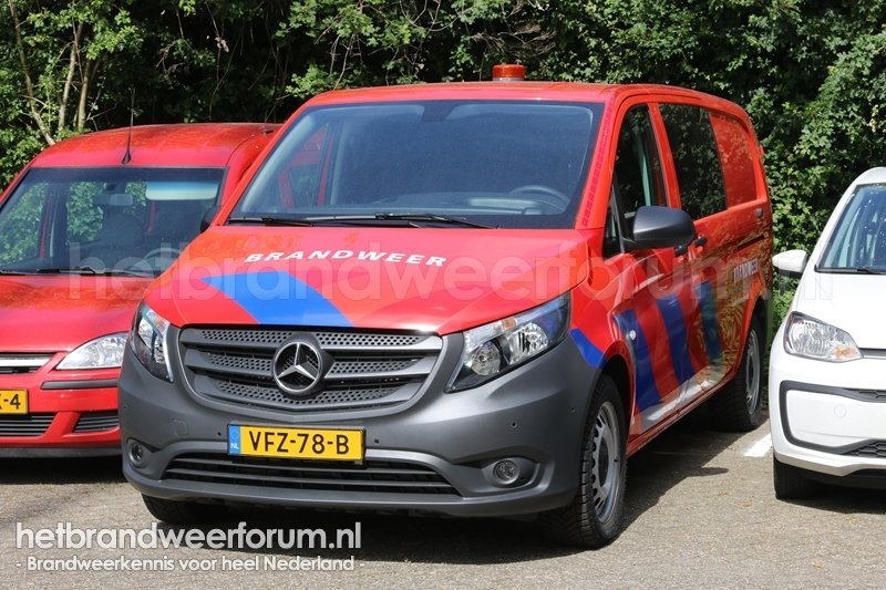 16 Personeel/Materiaalvoertuig (VFZ-78-B)