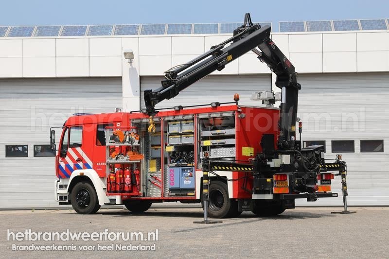 02-7071 Hulpverleningsvoertuig