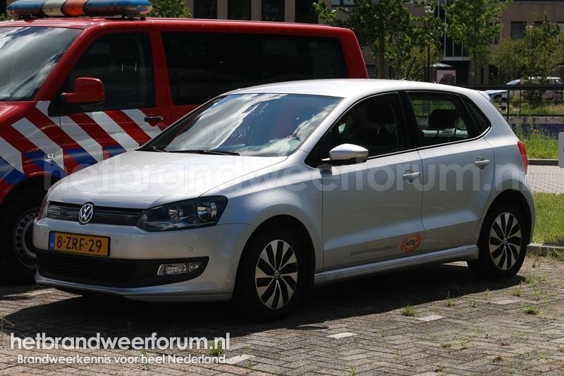 09-Dienstauto (8-ZRF-29)