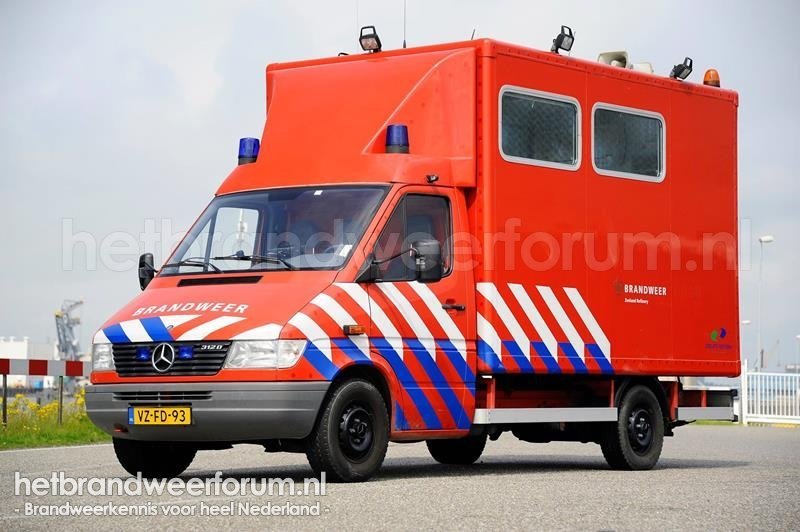 690 Verbinding/Commandovoertuig (VZ-FD-93)