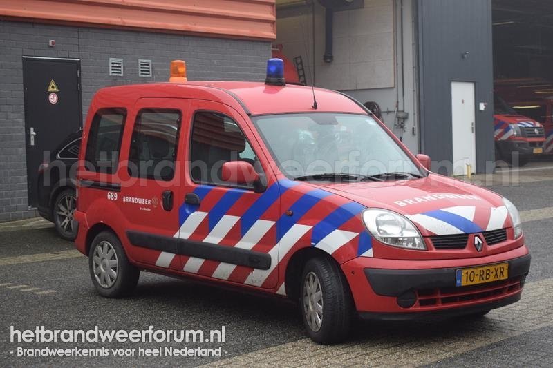 DHD689 Dienstauto (10-RB-XR)