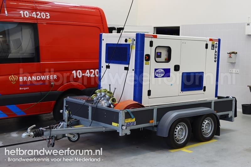 10-4283 Personeels/Materiaalvoertuig