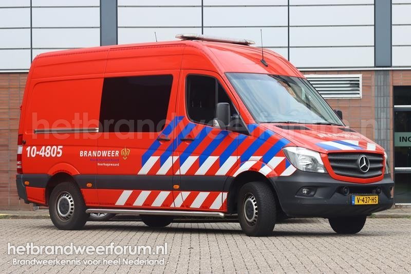 10-4805 Personeels/Materiaalvoertuig