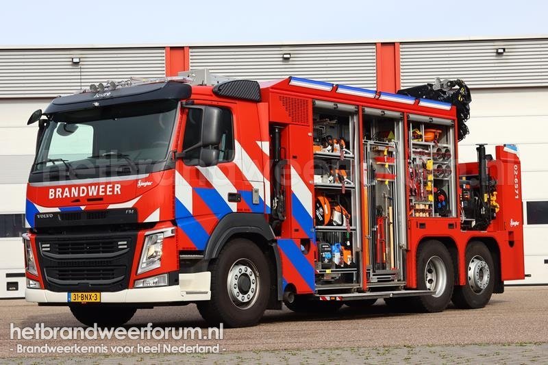 02-6571 Hulpverleningsvoertuig