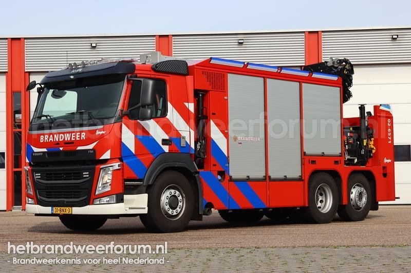 02-6571 Hulpverleningsvoertuig