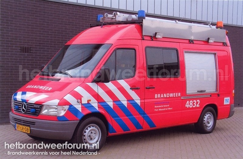 08-5482 Personeels/Materiaalvoertuig