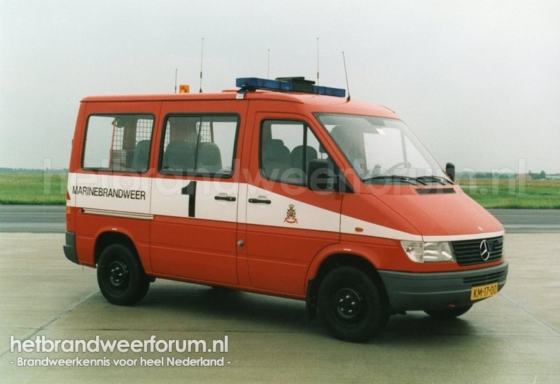 572 Personeel/Materiaalvoertuig (KM-17-00)