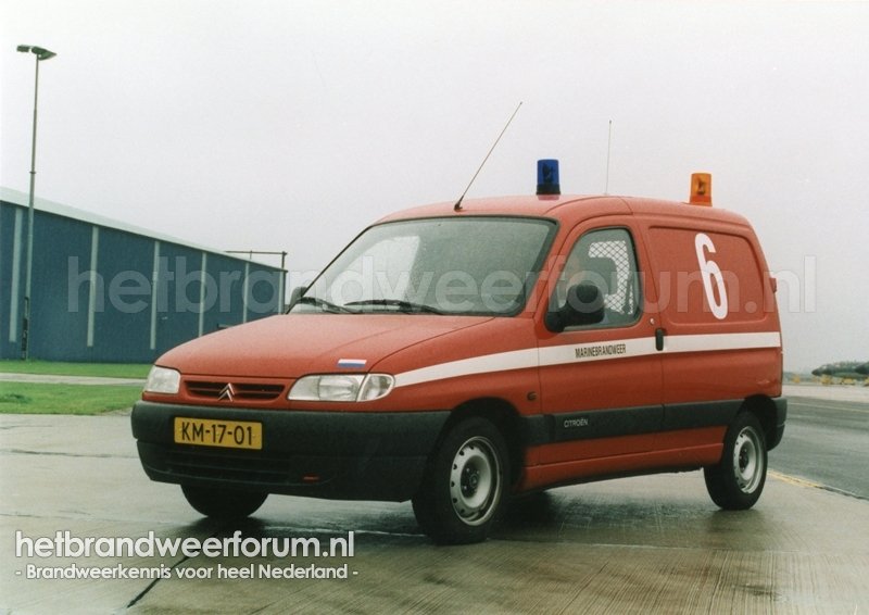 6 Personeel/Materiaalvoertuig (KM-17-01)