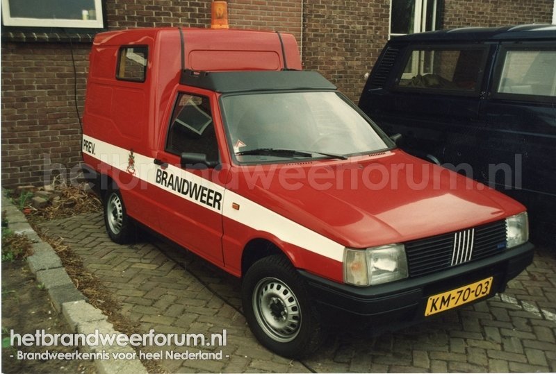 Personeel/Materiaalvoertuig (KM-70-03)