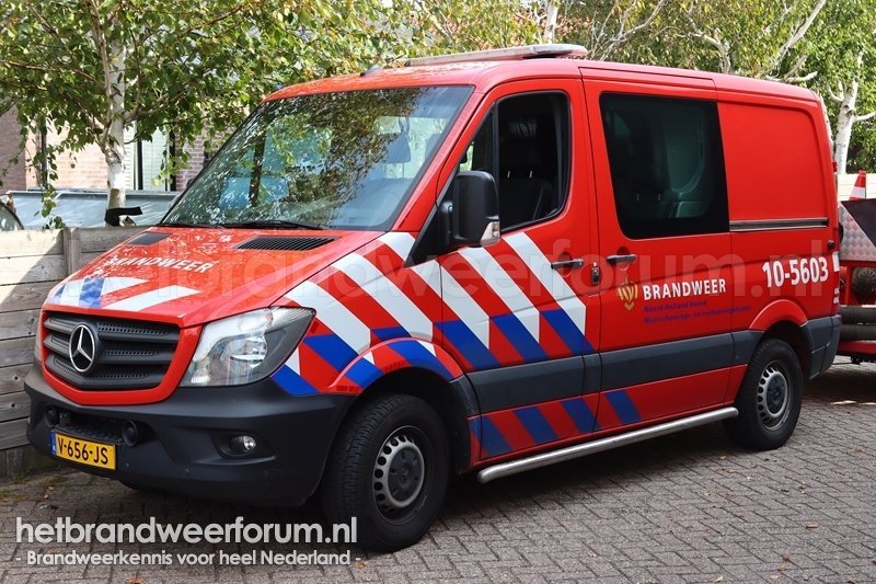 10-5603 Personeel/Materiaalvoertuig