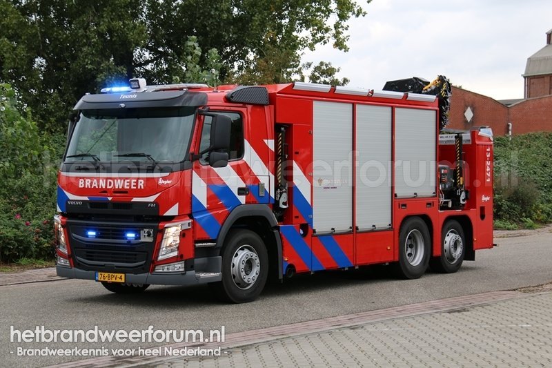 13-2471 Hulpverleningsvoertuig