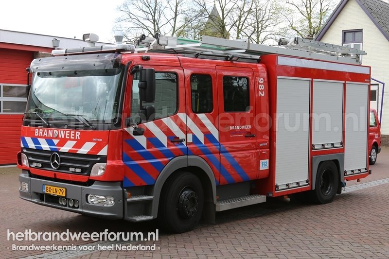 09-5832 Tankautospuit