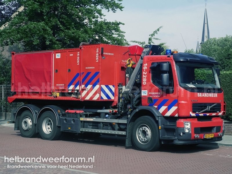 16-2280 Haakarmvoertuig