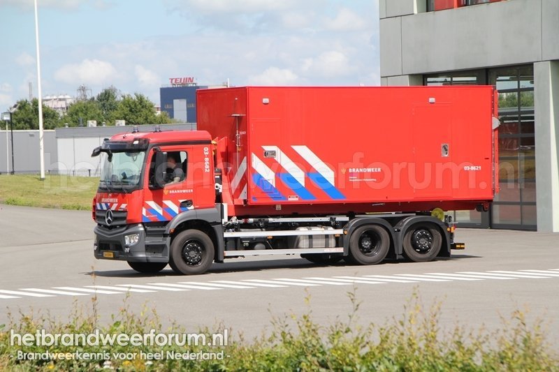 03-8682 Haakarmvoertuig