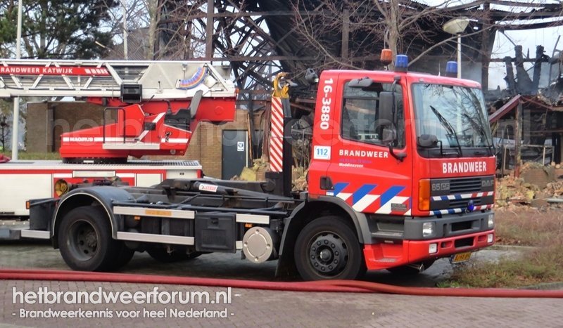 16-3880 Haakarmvoertuig 