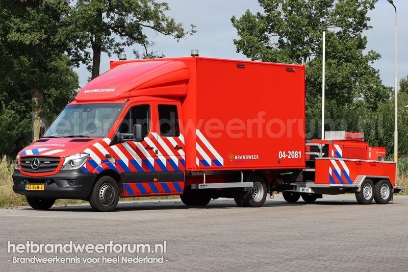 04-2081 Personeel/Materiaalvoertuig