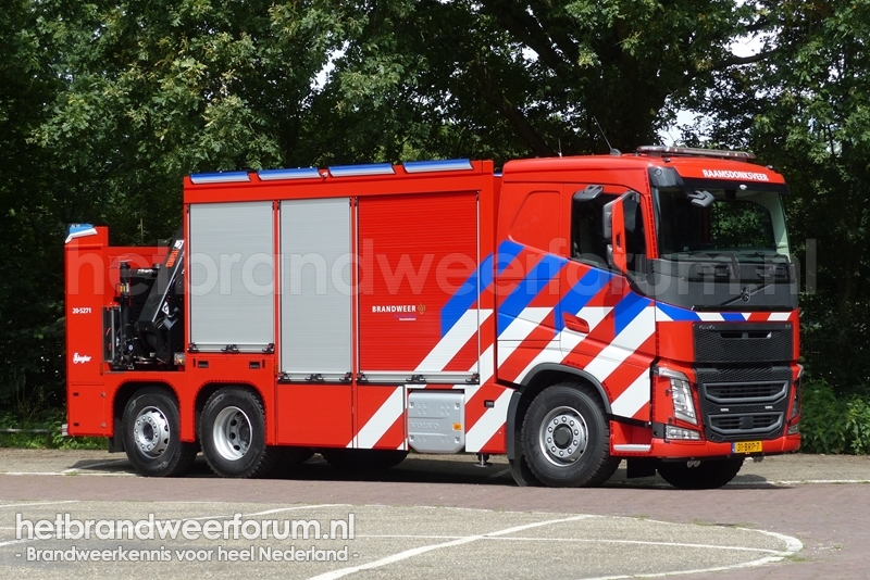 20-5271 Hulpverleningsvoertuig