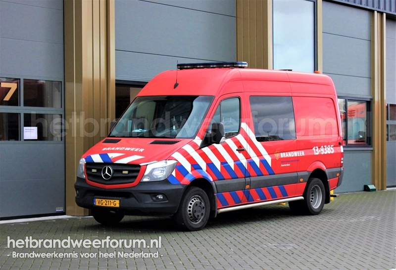 13-9385 Personeel/Materiaalvoertuig