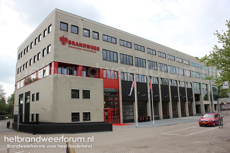 Ringdijk 98, te Amsterdam