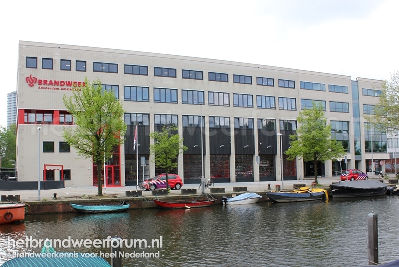 Ringdijk 98, te Amsterdam