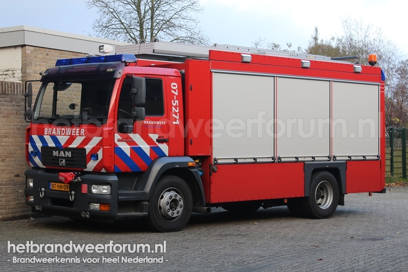 07-5271 Hulpverleningsvoertuig